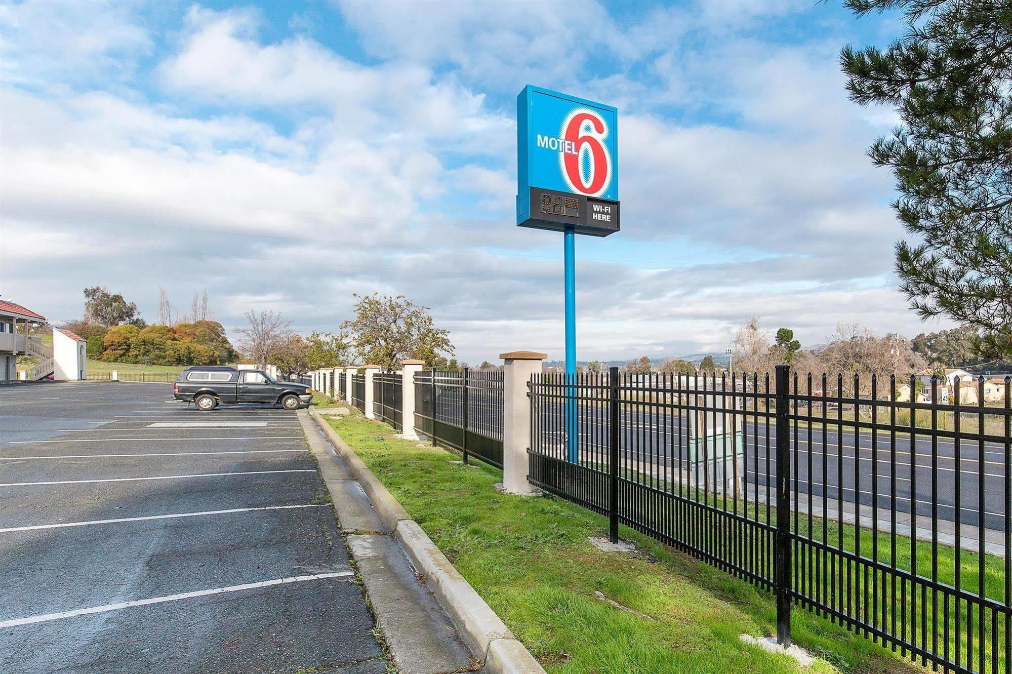 Motel 6 Vallejo - Maritime North Bagian luar foto