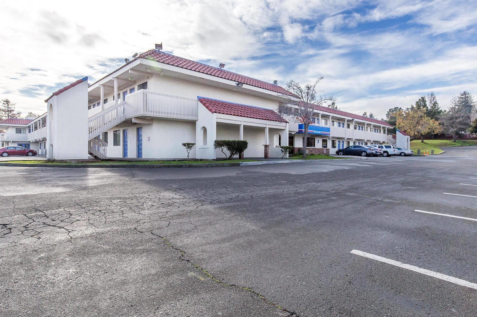 Motel 6 Vallejo - Maritime North Bagian luar foto