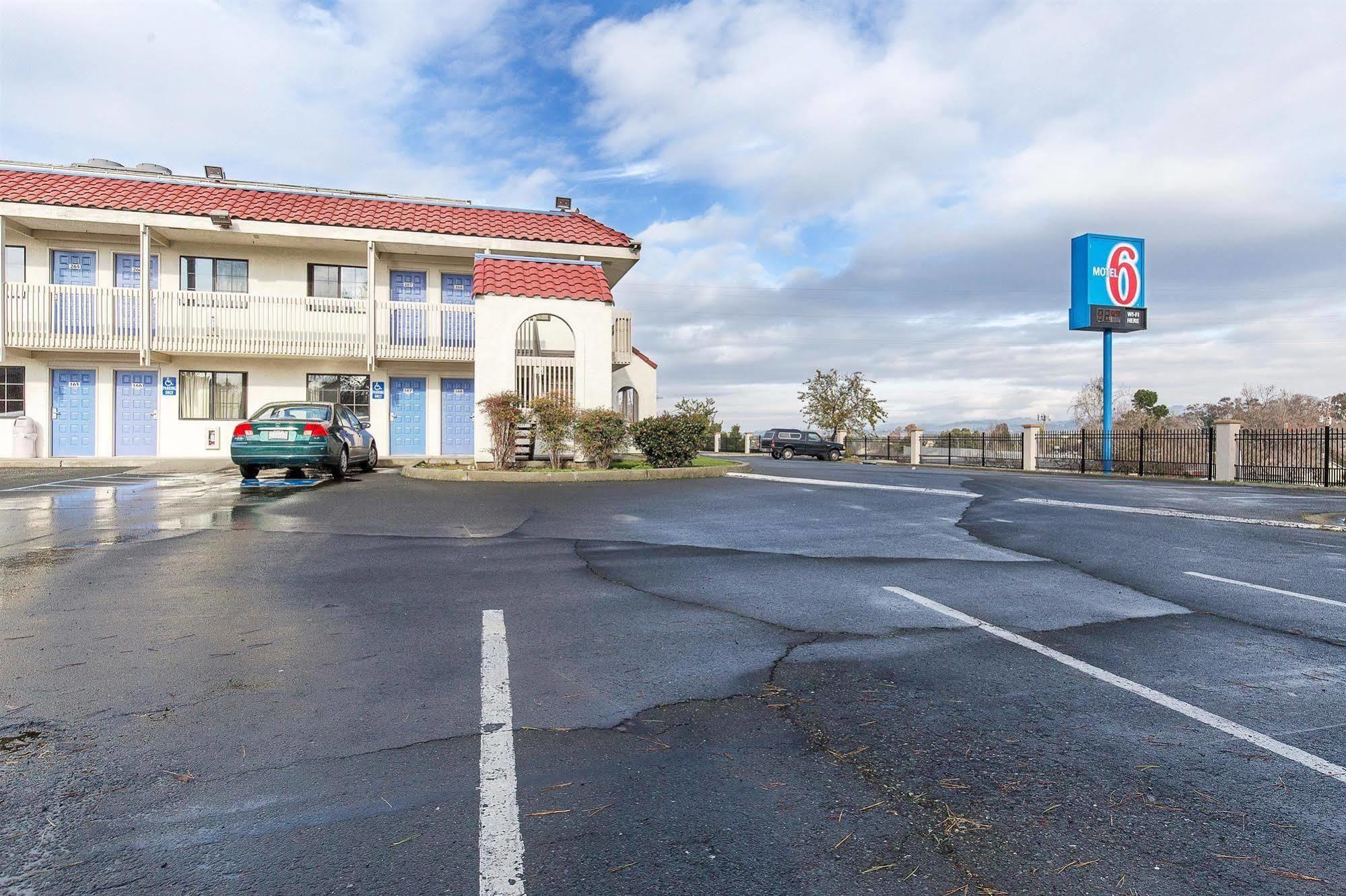 Motel 6 Vallejo - Maritime North Bagian luar foto