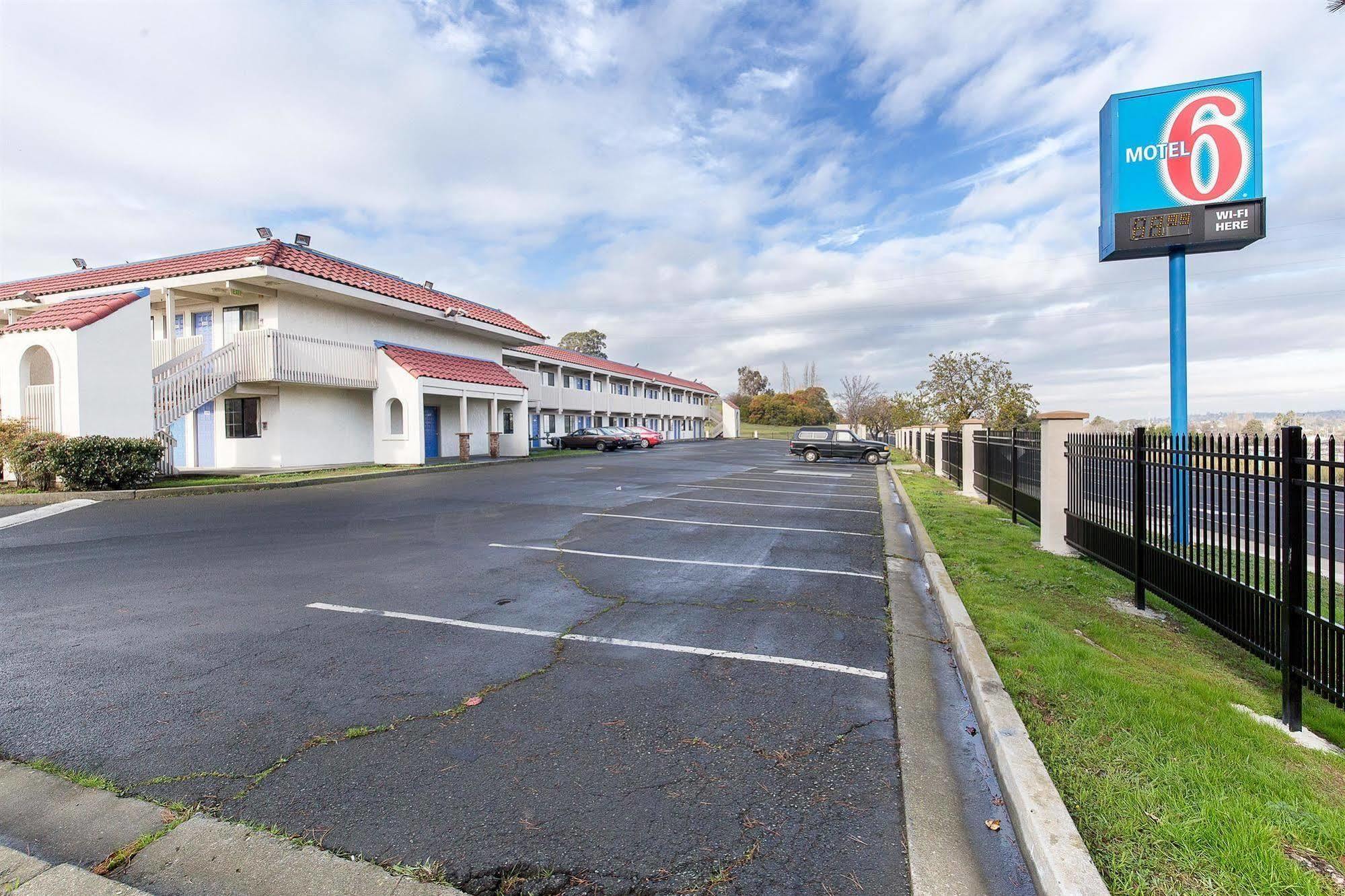 Motel 6 Vallejo - Maritime North Bagian luar foto