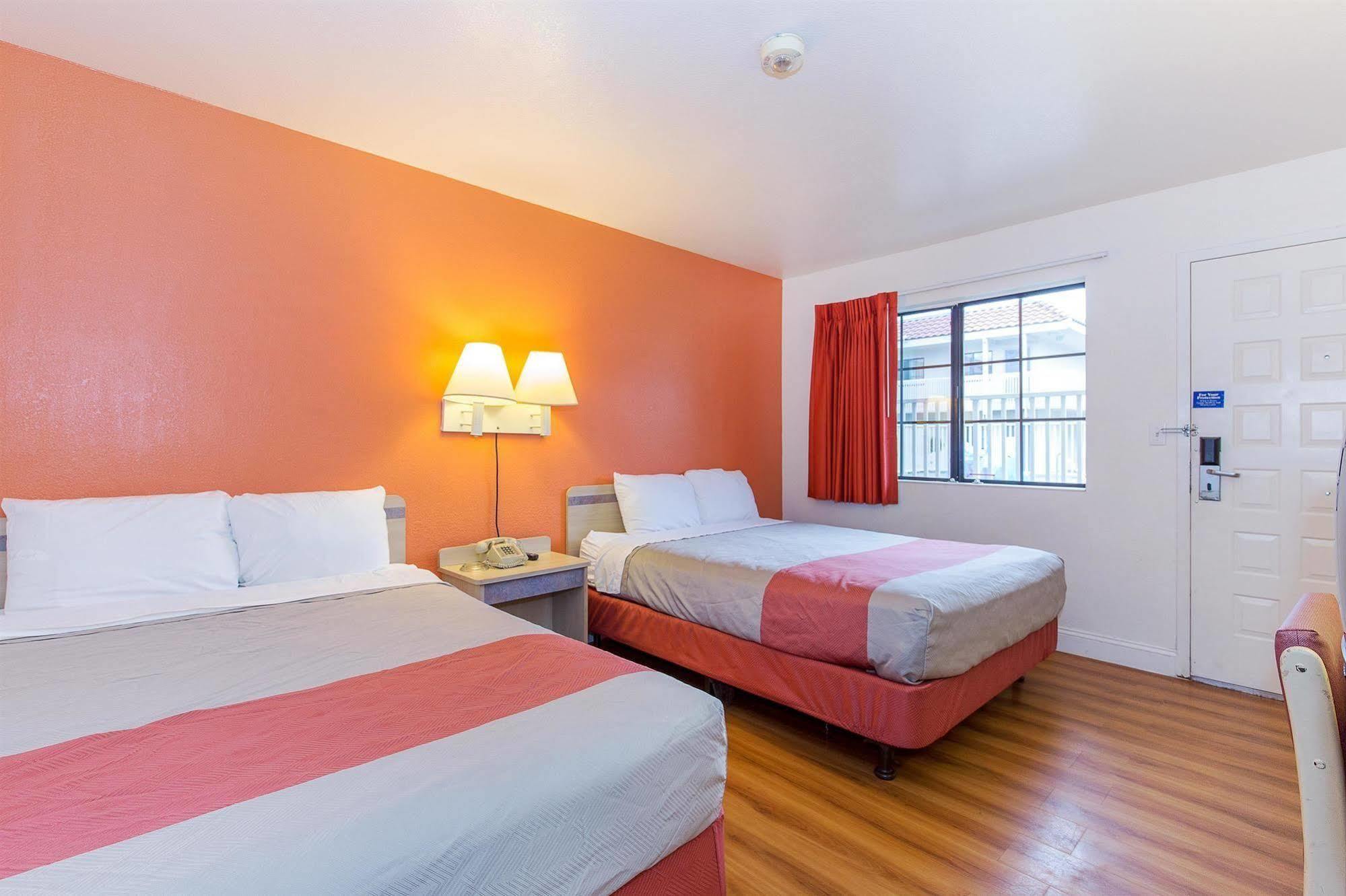 Motel 6 Vallejo - Maritime North Bagian luar foto